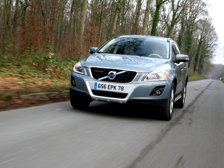  Volvo XC60 2.4D 2008 года  (фото 4 из 15)